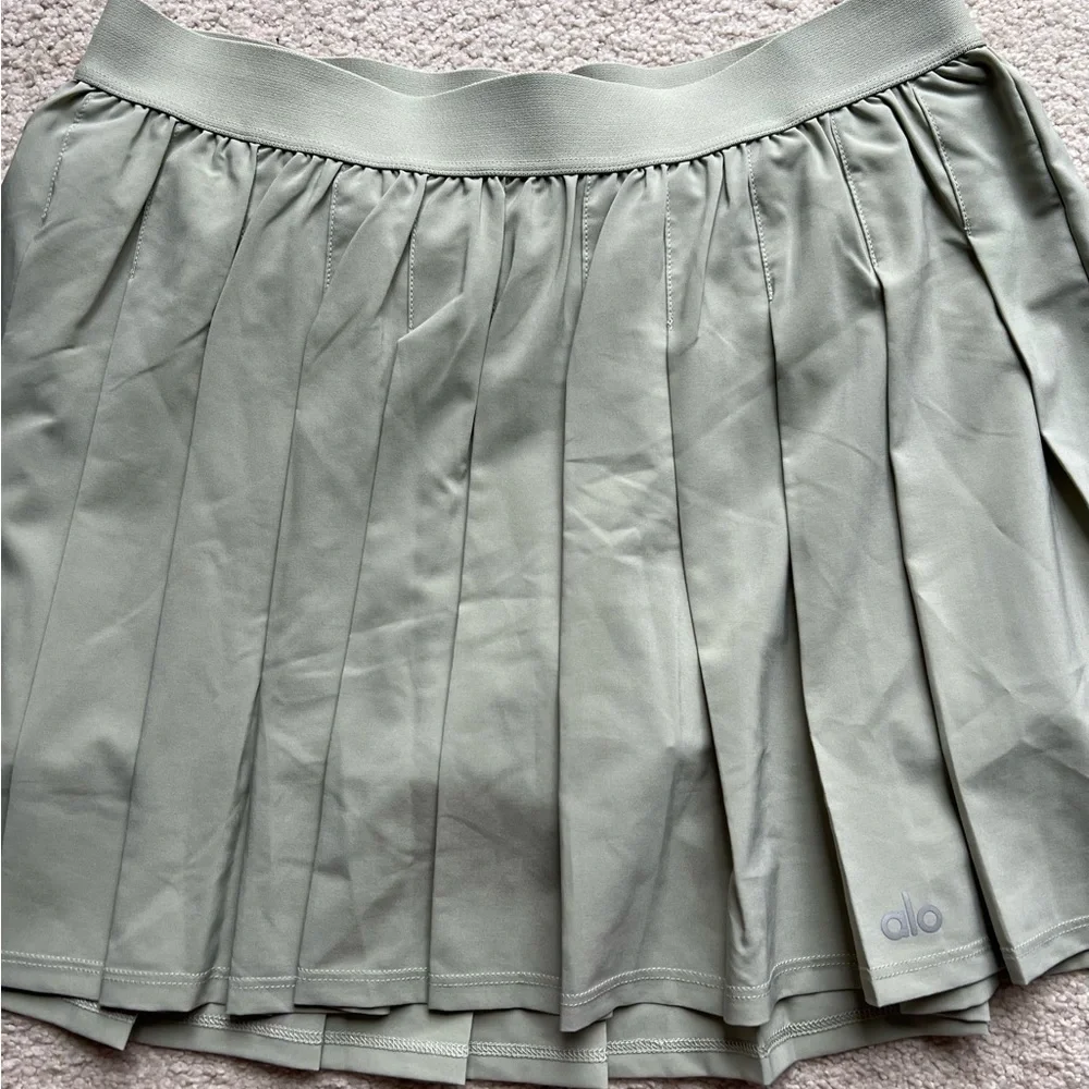 Alo Yoga Women Varsity Tennis Skirt Limestone Pleated Elastic Waistband A Line M